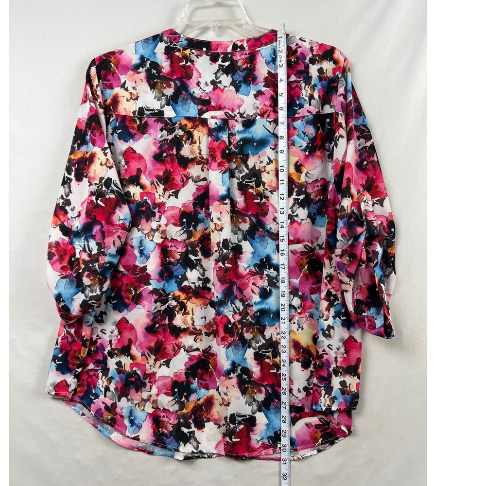 Torrid Harper Blouse Womens 3X Pink Blue Floral Roll Tab Sleeve V-Neck Top - Picture 6 of 10